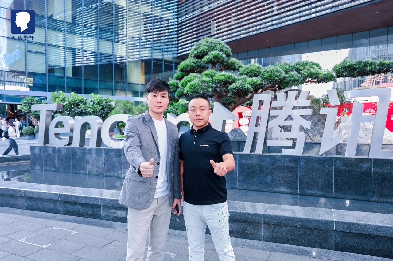 腕表参谋长内容团队代表